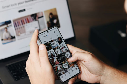 Jak zdobywać obserwacje na Instagramie w sposób naturalny w 2026 roku?