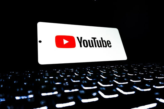 Współprace z markami 2026: Jak wskaźnik lajków i zaangażowania na YouTube decyduje o stawkach sponsorowanych?